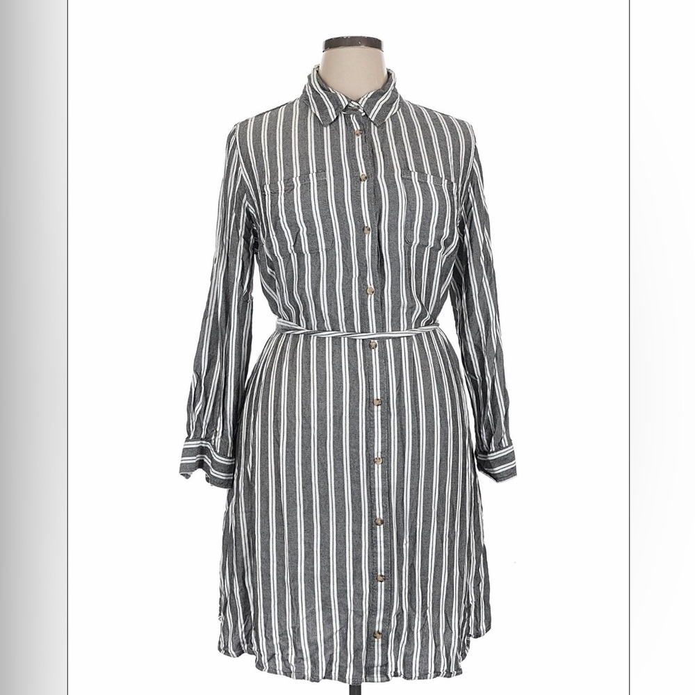 Ava & Viv Gray Striped Long Sleeve Dress